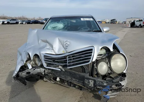 2001 Mercedes-Benz E 320 z USA, uszkodzony, nr VIN WDBJF65J91B344101